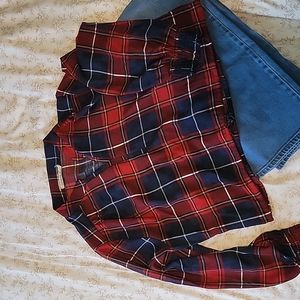 CROPPED PLAID FLOWY TOP